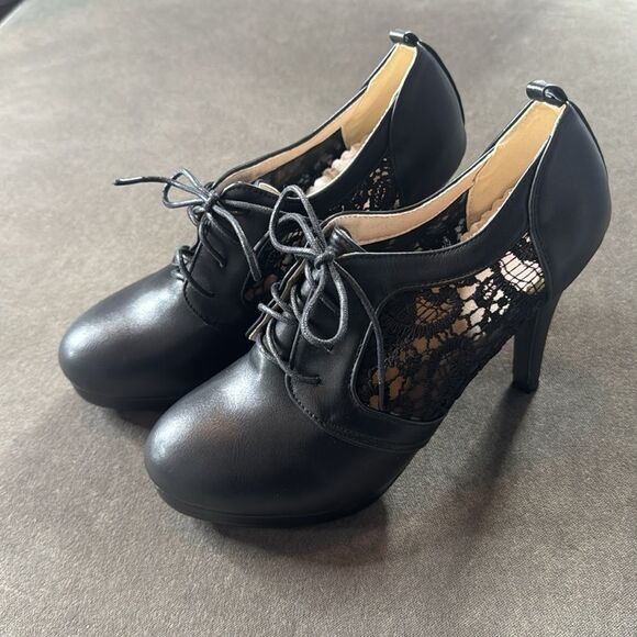 Women’s Black High Heel Lace Up Booties with Lace Detail EU40 Size 9/9.5 US NEW - Picture 4 of 12